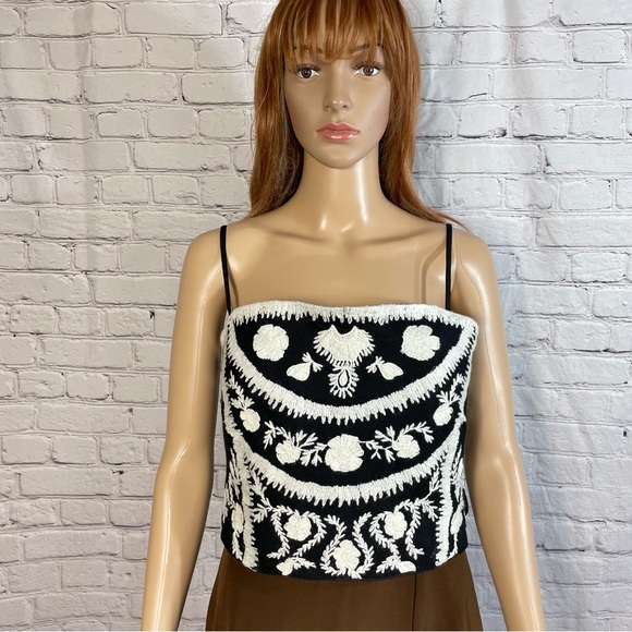 Ralph Lauren Embroidered Cropped Sleeveless Black White Blouse Size 12 - Picture 2 of 10